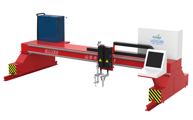 配置一等離子一火焰割炬的龍門式切割機